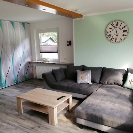 Apartment Am Felsen Zueschen Winterberg Esterno foto