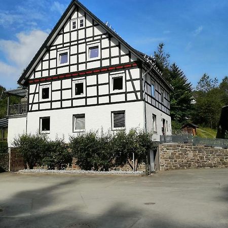 Apartment Am Felsen Zueschen Winterberg Esterno foto