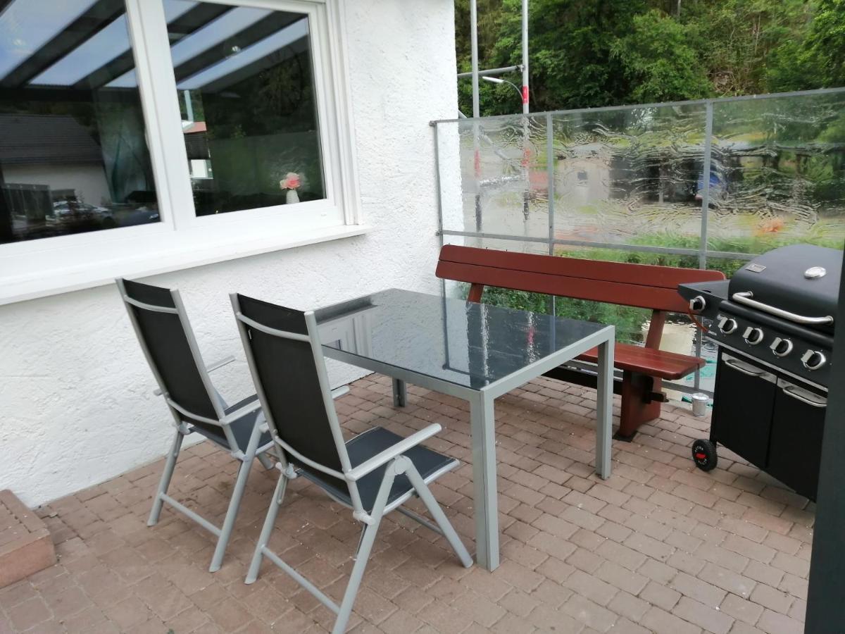 Apartment Am Felsen Zueschen Winterberg Esterno foto
